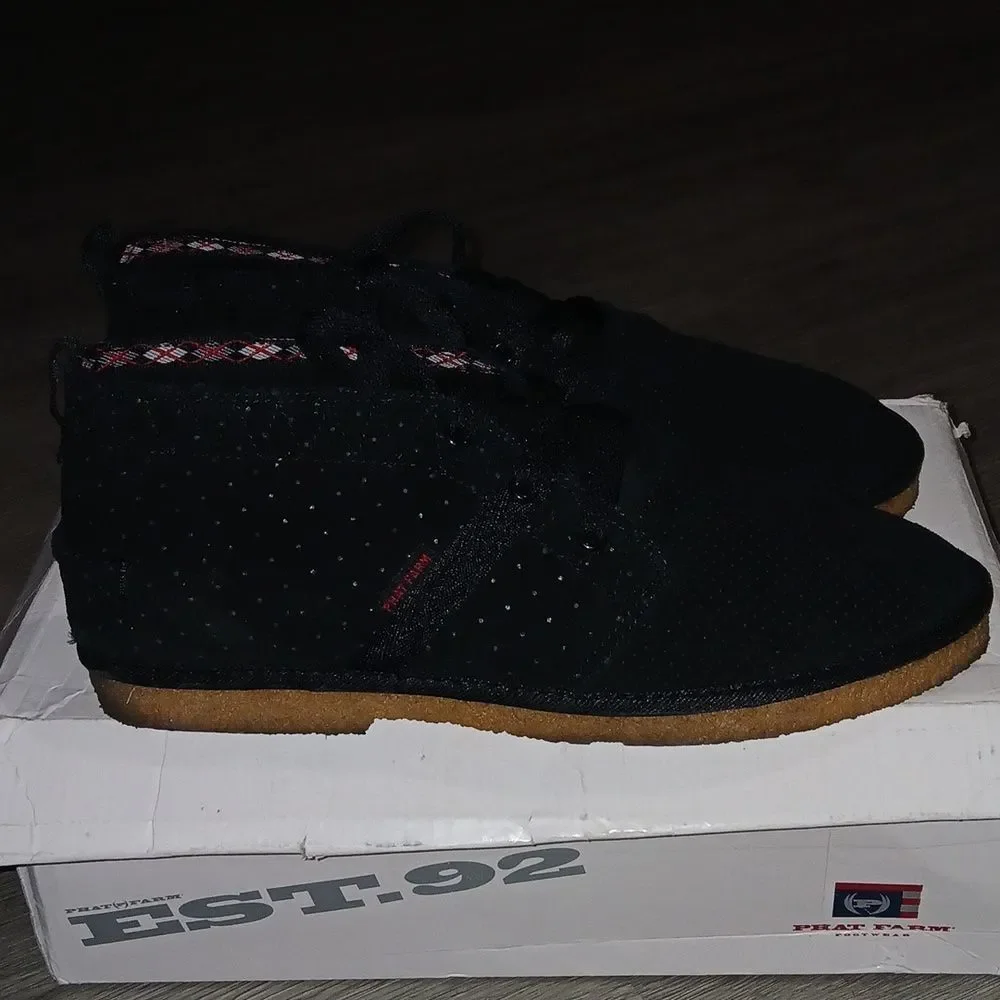 Phat Farm Pipeline Perforated Black suede leather chukka boots Sz 10.5 EUC